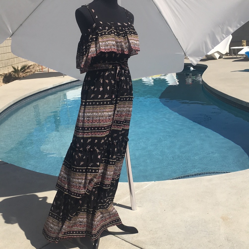 BCBGMaxAzria NWT Claudia cold shoulder maxi dress